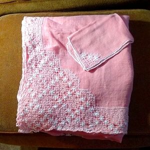 Vintage Linen Crochet edged Tablecloth and Napkin set. 10pc setting